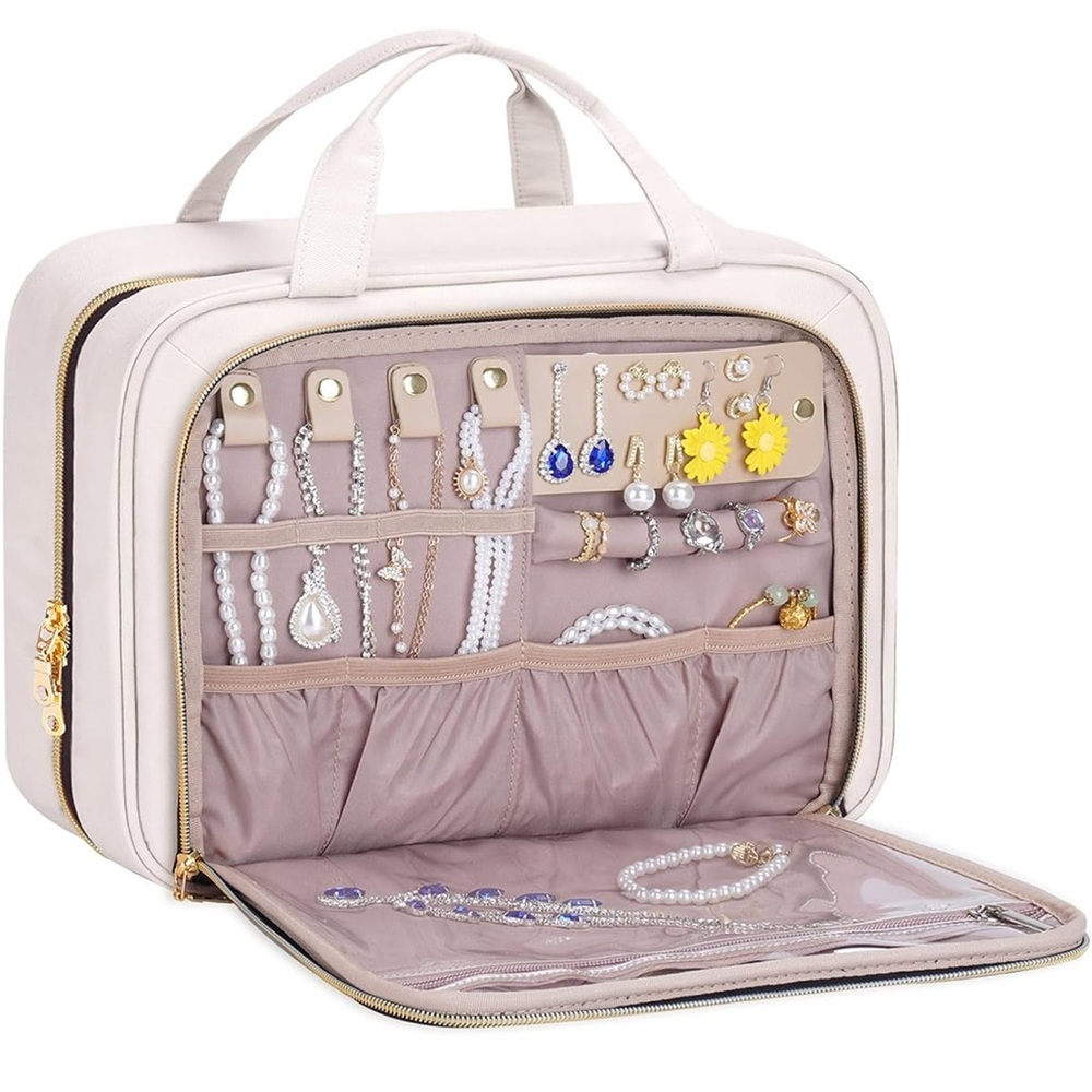 Makeup and jewelry travel bag